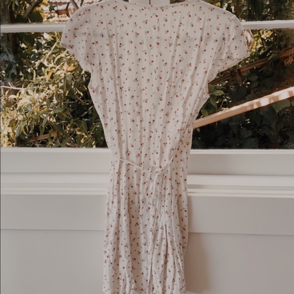 like new brandy melville wrap dress - Picture 4 of 5